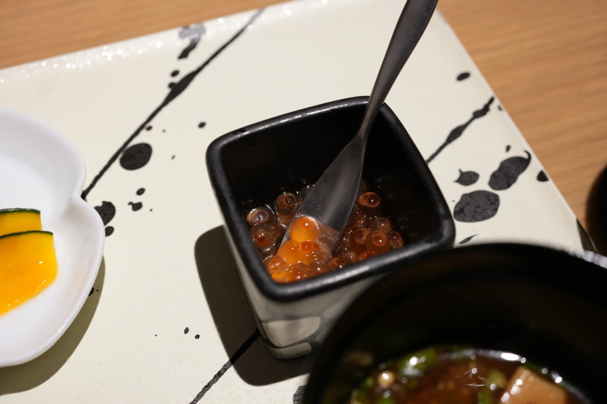 いくらも盛り付けられる