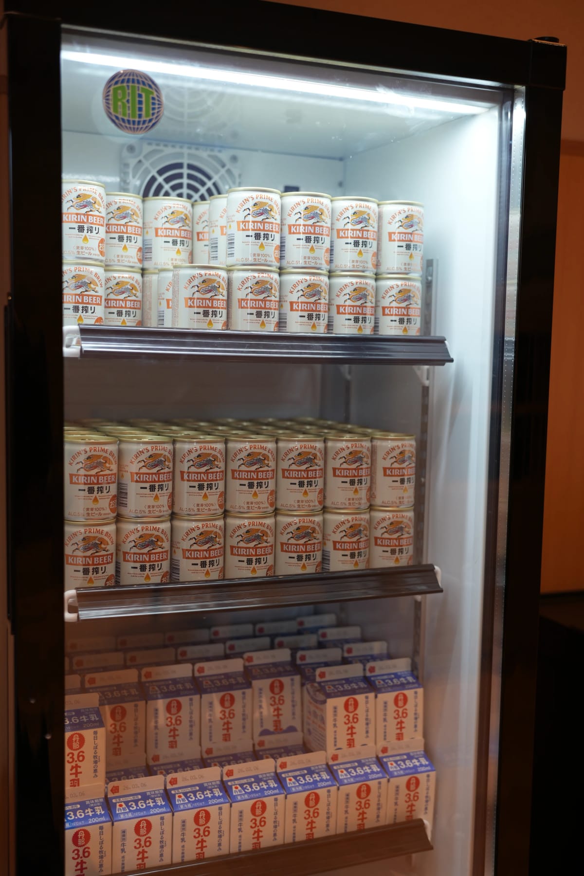 牛乳やビールが冷蔵庫にあって自由に飲める