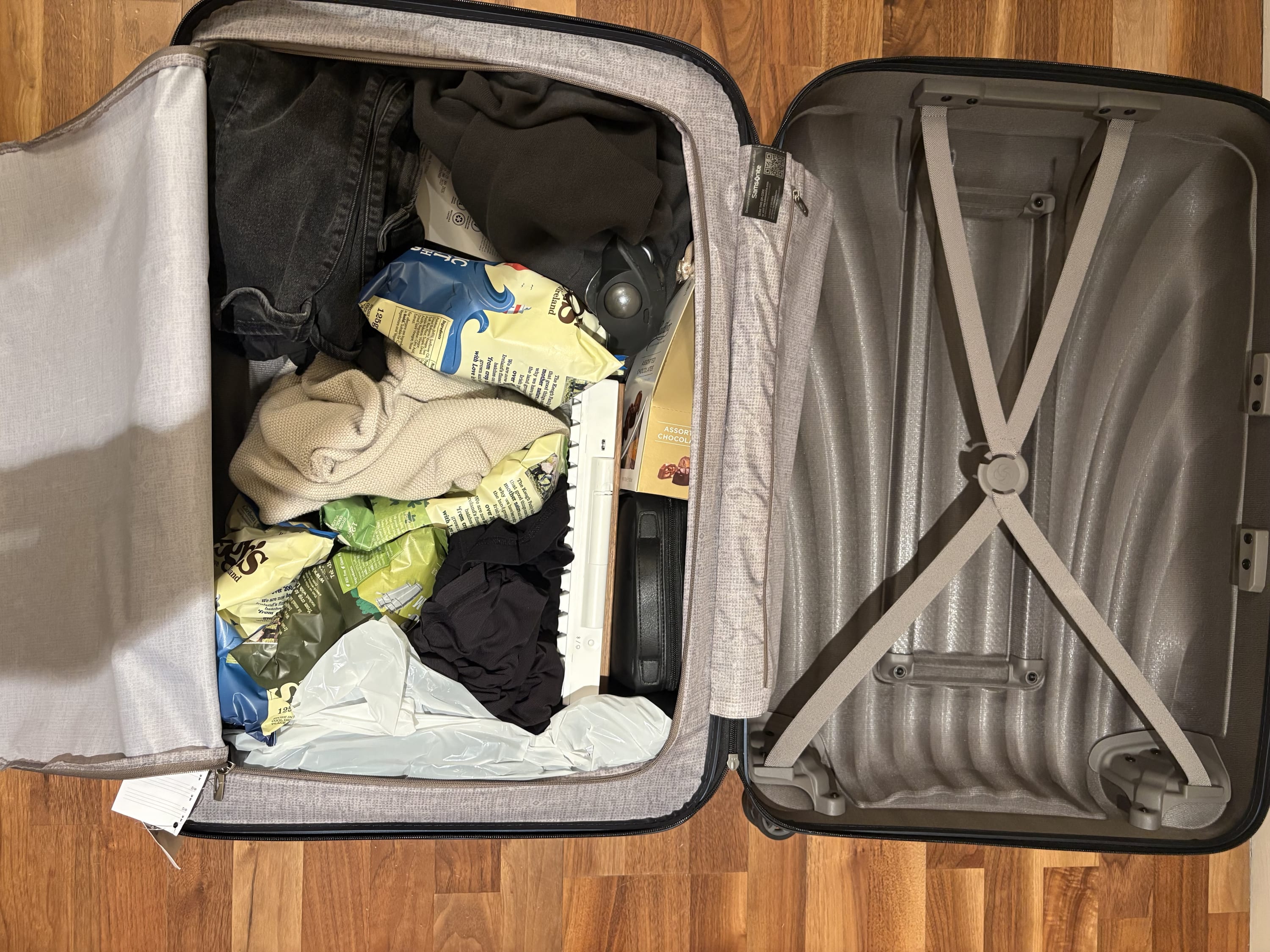 日本で買い物をして帰ってくるつもりだったので、スーツケースはスカスカ。