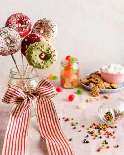 A celebrar • Donuts como paleta navideña
