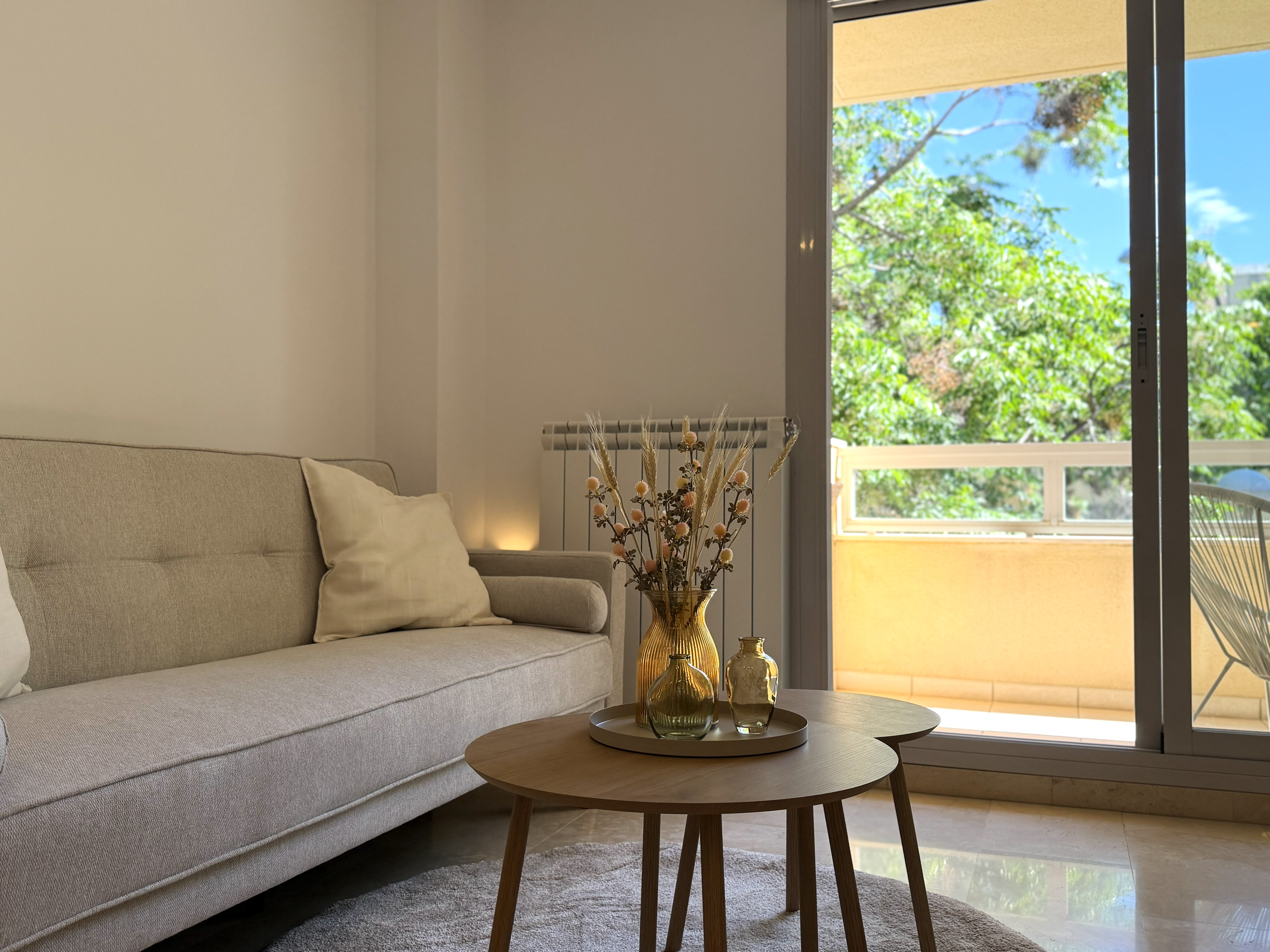 Acogedor piso reformado con balcon y terraza privada a pasos del mar!