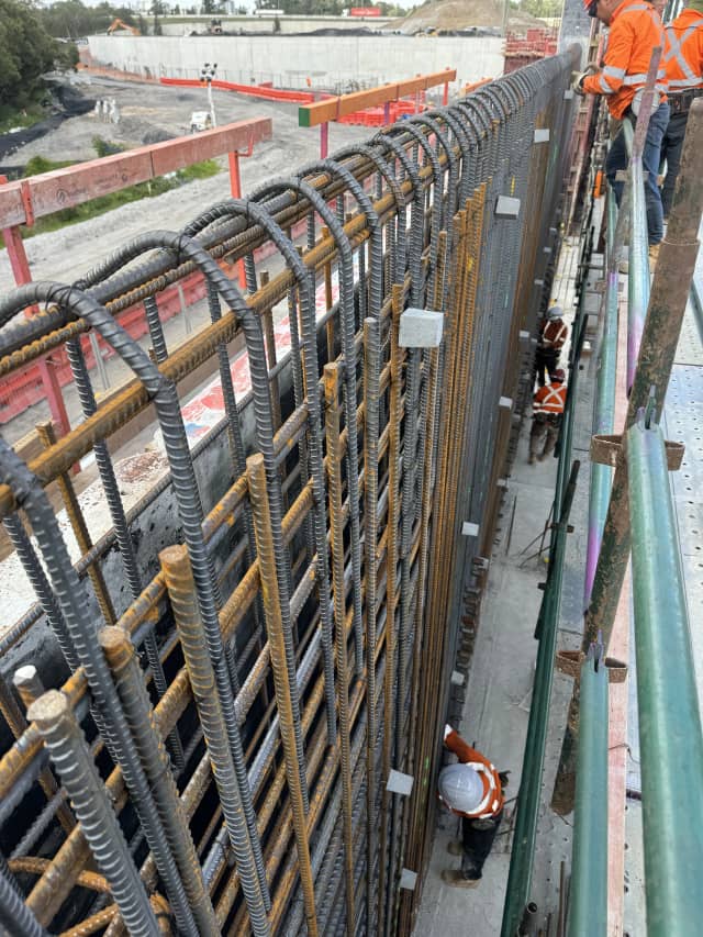 Wall-columns-29_jsl2h8_zgdddz