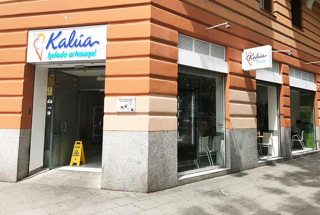 Rótulo de Fachada Comercial