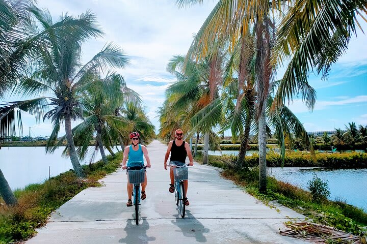 Hoi An 5-Course Street Food, Cycling & Lantern Boat Tour
