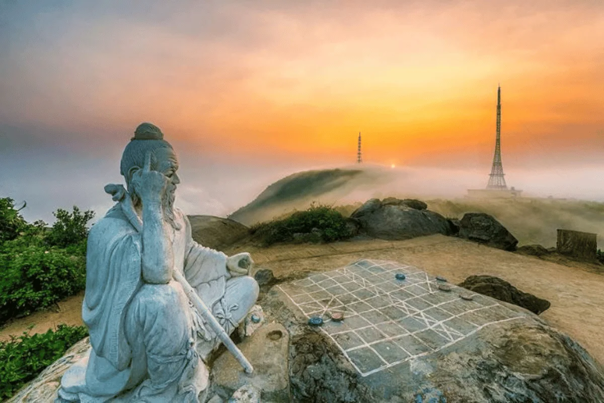 Son Tra Mountain Hiking & Snorkeling Day Tour