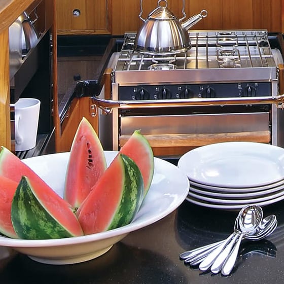 57FT SAILING YACHT GALLEY REFRIGERATION SYSTEM