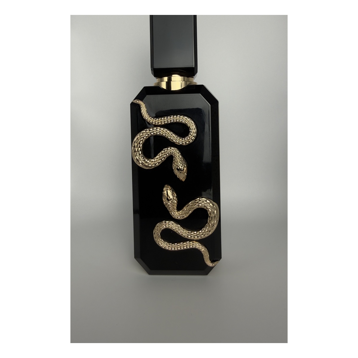 French Avenue Veneno