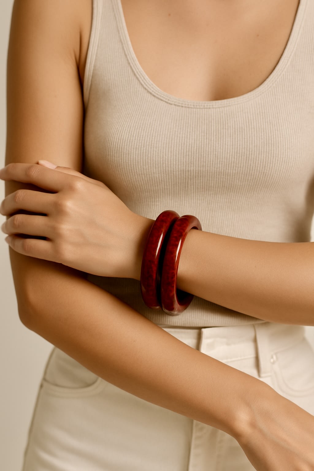 ATIBELLE Set Of 8 Onyx Studded Round Shaped Bangles
