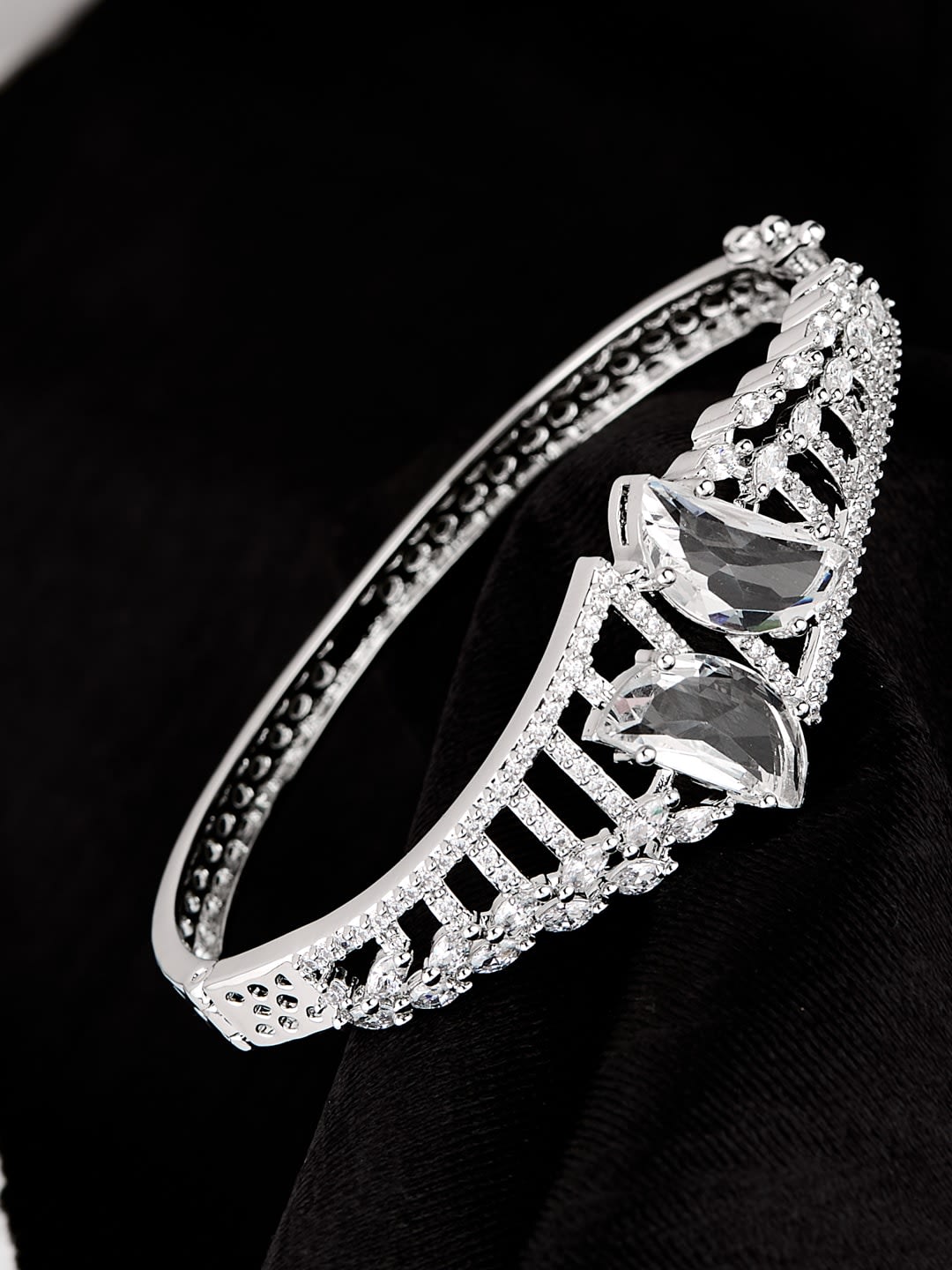 ATIBELLE Women Brass Cubic Zirconia Silver-Plated Kada Bracelet