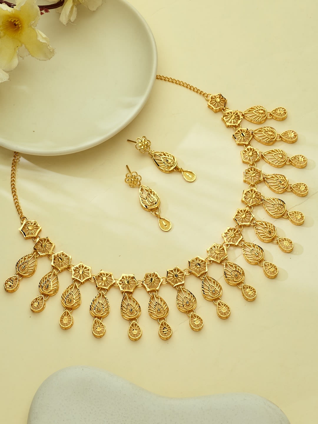 ATIBELLE Gold-Plated Oval-Jaali Shaped Jewellery Set