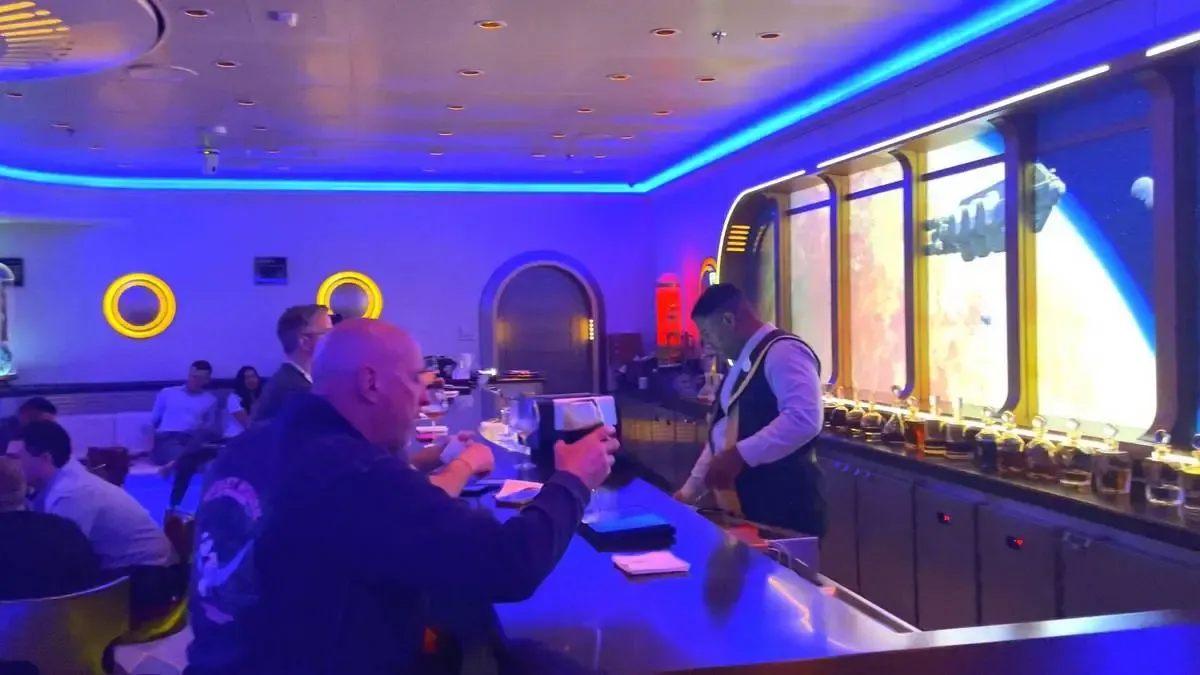 Disney Wish Cruise Star Wars Hyperspace Lounge 2.webp