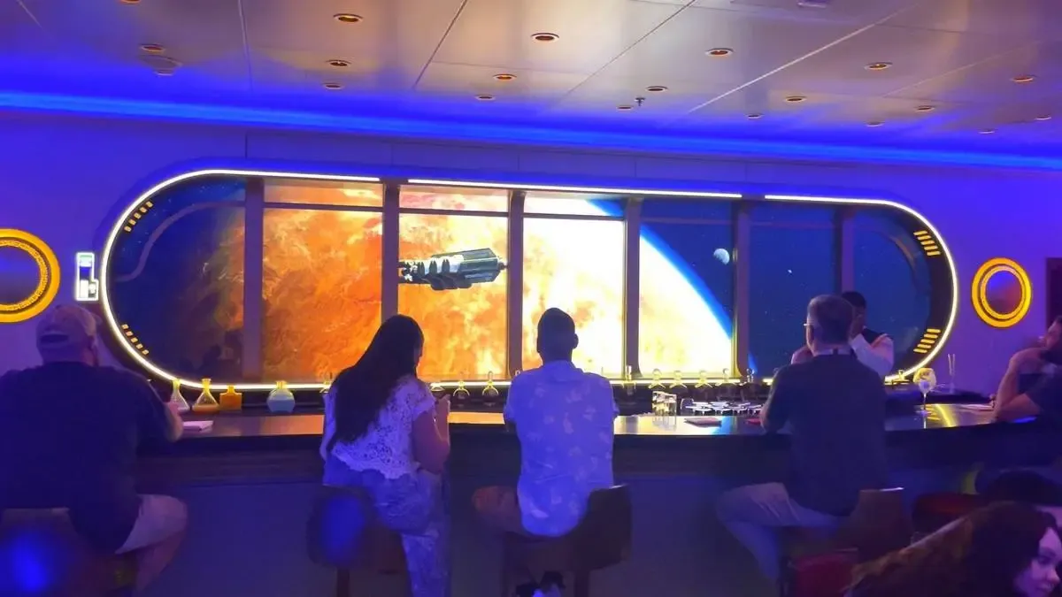 Disney Wish Cruise Star Wars Hyperspace Lounge.webp