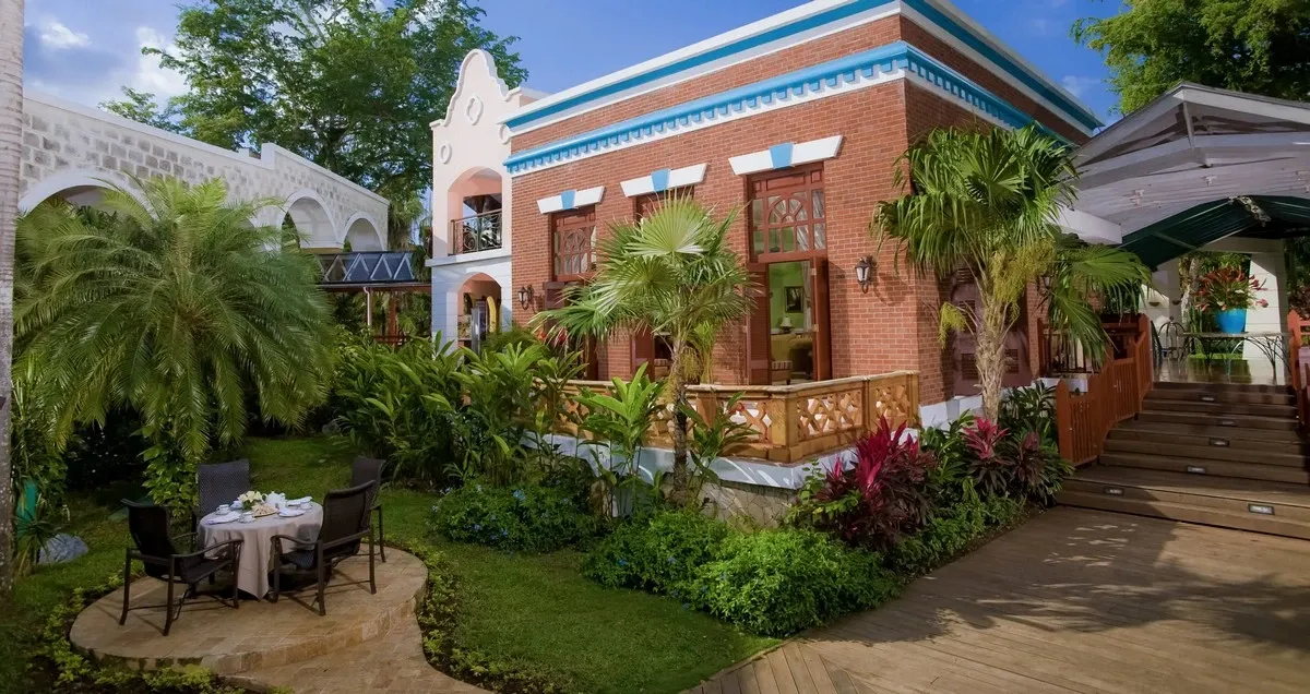 Beaches Resorts Negril restaurant dining.webp