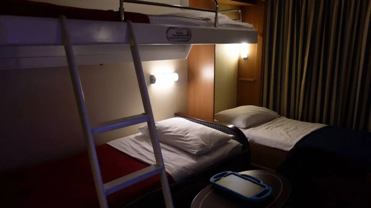 Disney Cruise Line bunk beds.webp