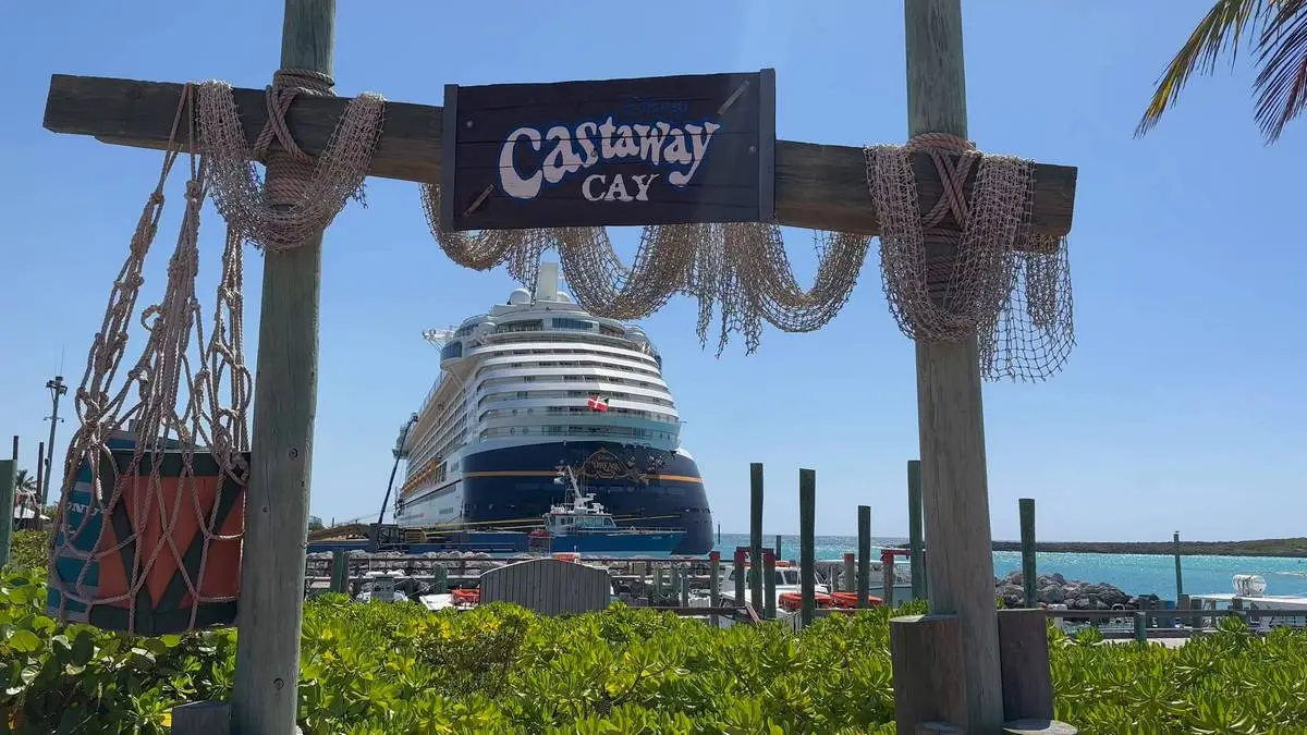 Disney-Cruise-Line-Castaway-Cay-entrance.webp