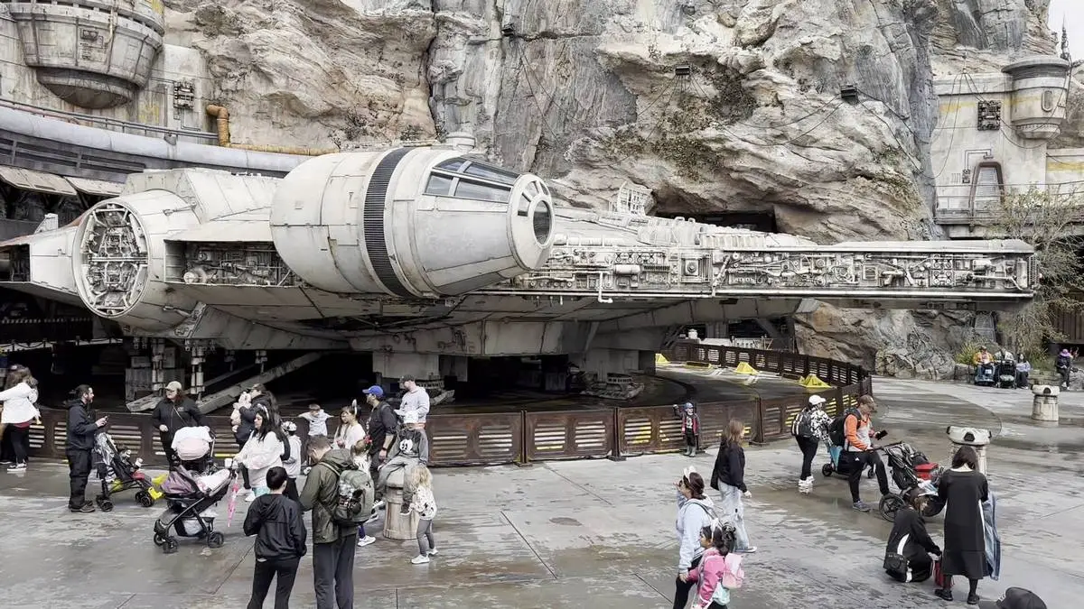 Disneyland Galaxys Edge Millenium Falcon.webp