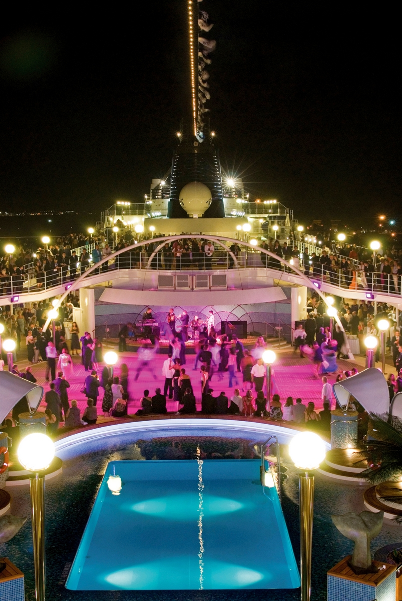 MSC Cruise Line party night.webp