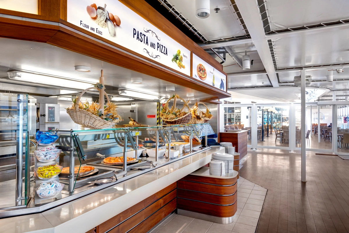 MSC Cruise Line buffet pizza.webp