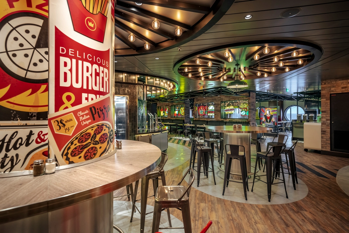 MSC Cruise Line pizza burger restaurant.webp