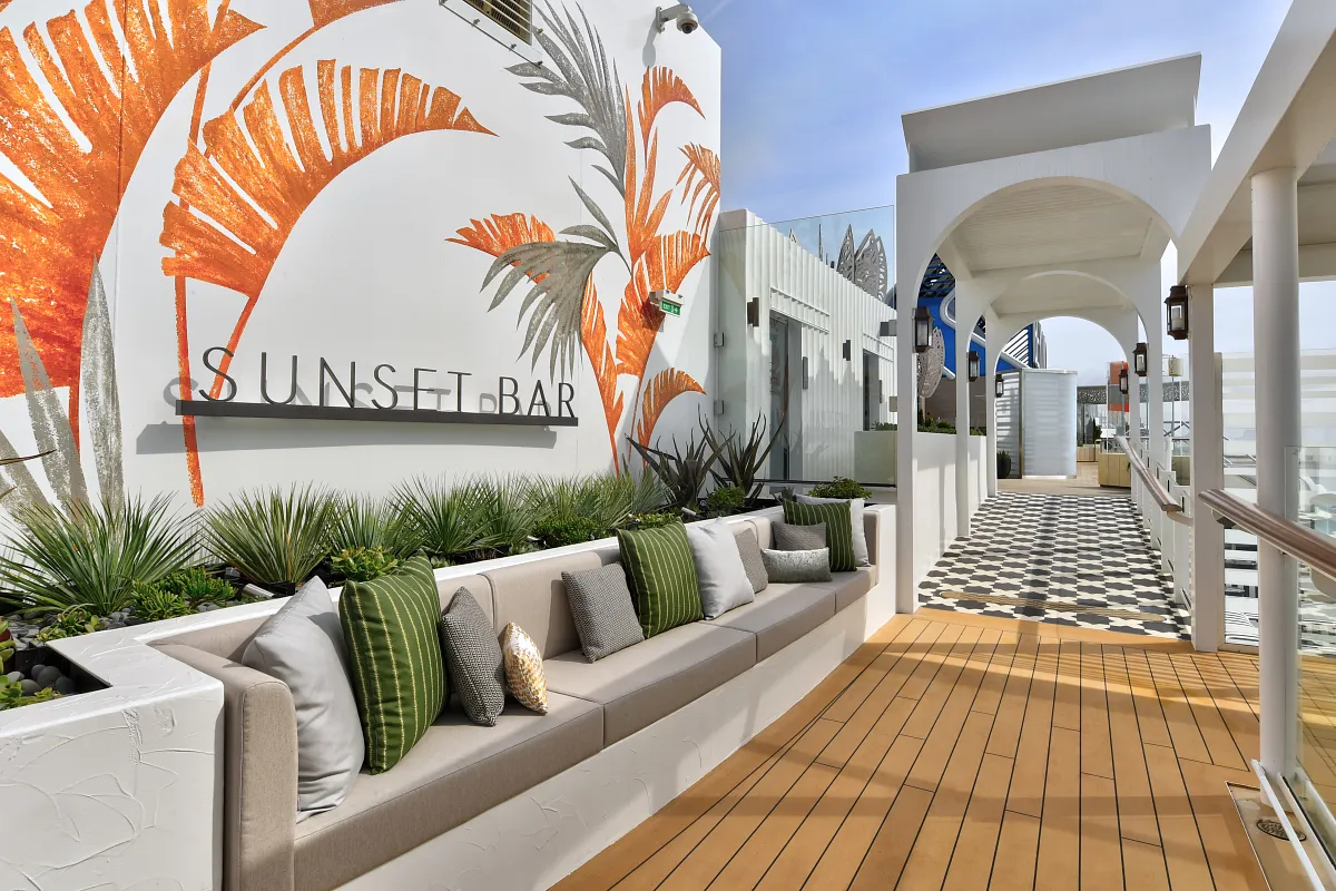 Celebrity Cruises sunset bar restaurant.webp