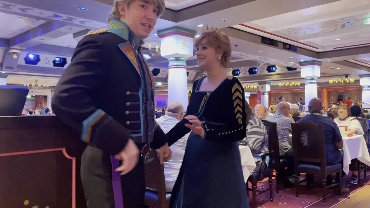 Disney Wish Arendelle Frozen Dining anna kristoff.webp