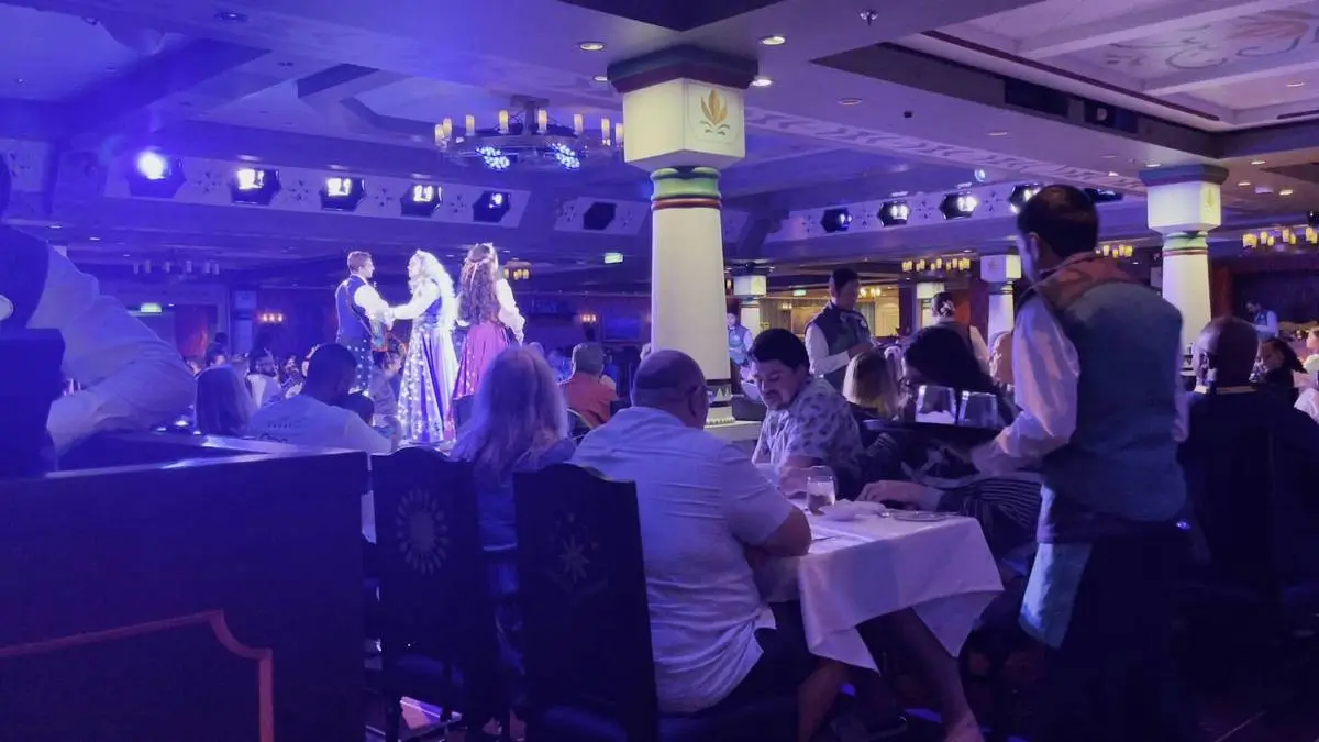 Disney Wish Arendelle Frozen Dining show.webp