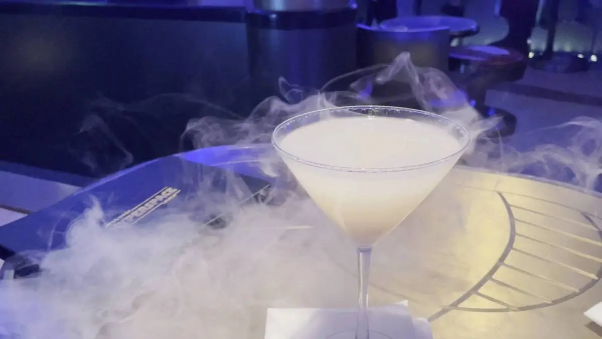 Star Wars Hyperspace Lounge drink.webp