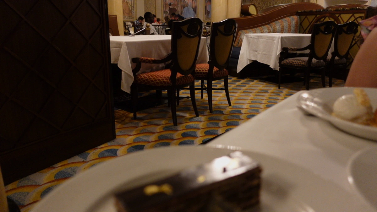 Disney Dream Royal Palace tables.webp