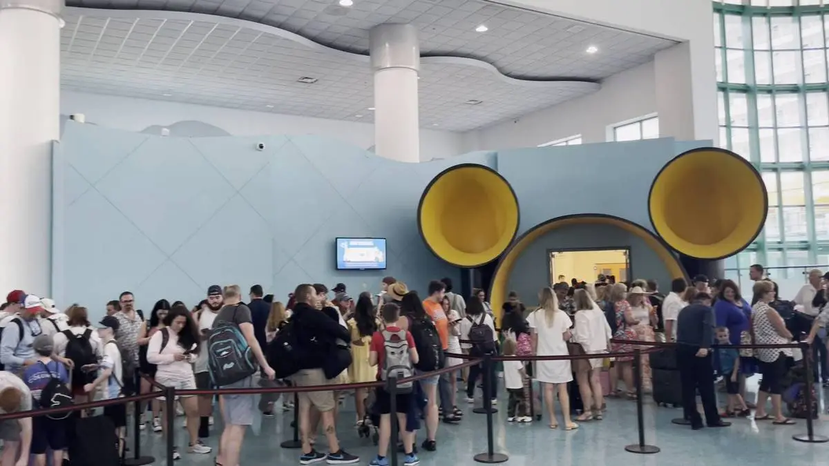 Disney Cruise Line terminal line entrance.webp