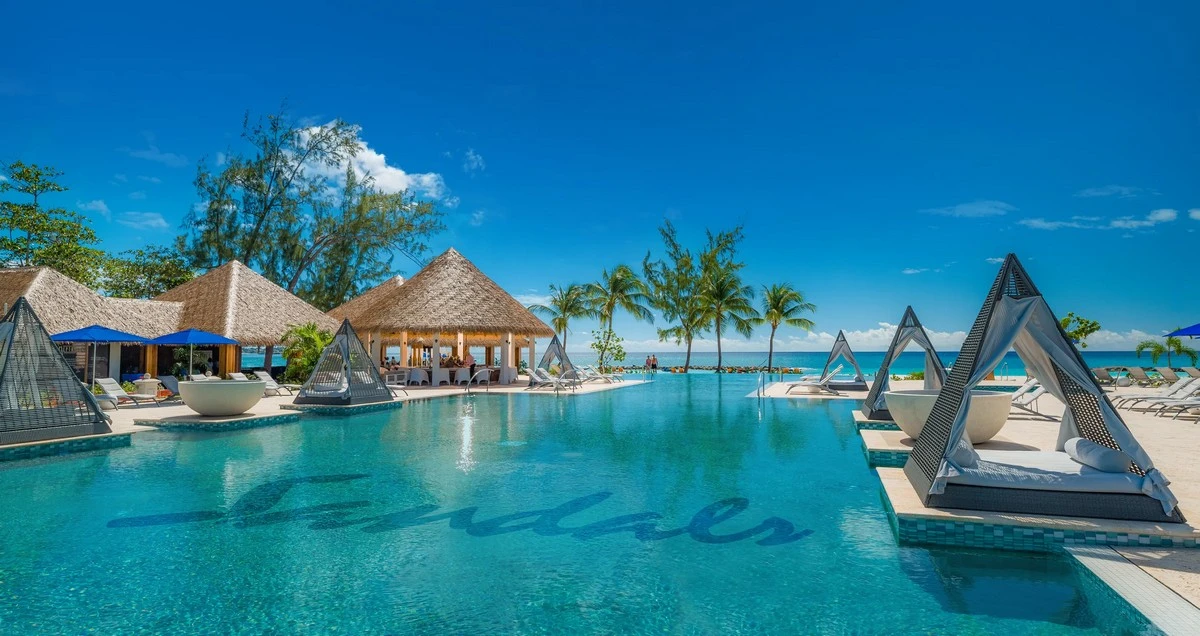 Sandals Royal Barbados pool.webp