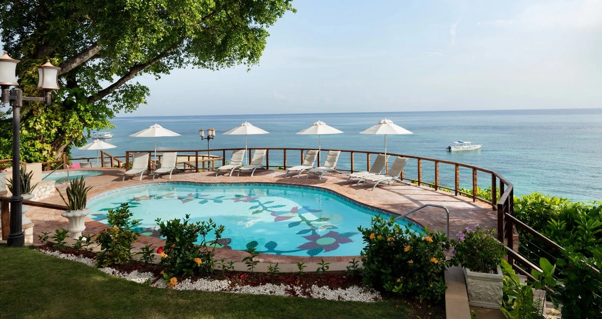 Sandals Royal Plantation resort pool.webp