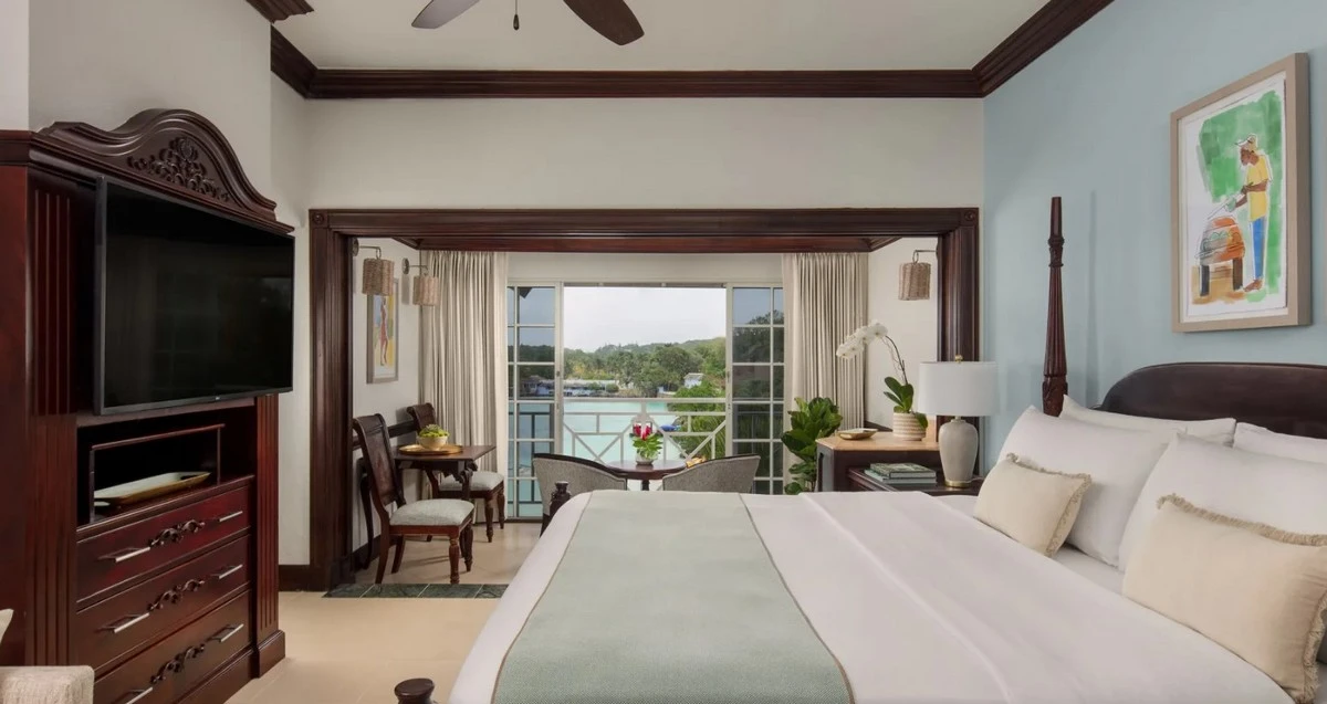 Sandals-Royal-Plantation-Honeymoon-Oceanfront-Butler-Suite.webp