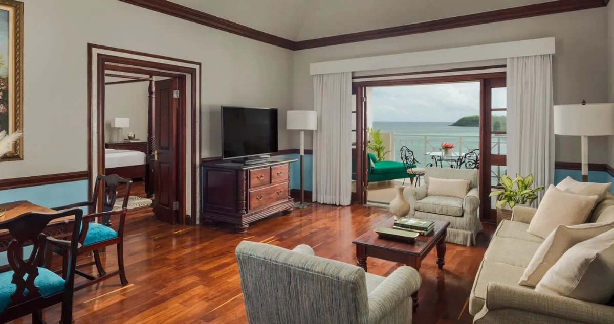 Sandals-Royal-Plantation-Imperial-Oceanfront-Butler-Suite.webp