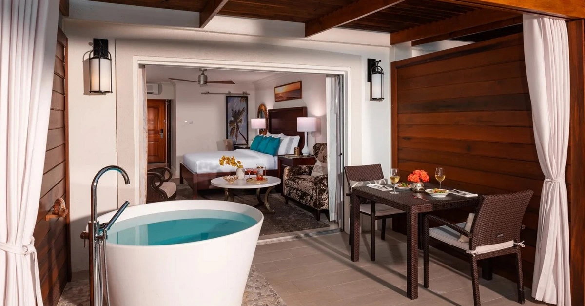 Sandals Regency La Toc Club Sandals Room.webp