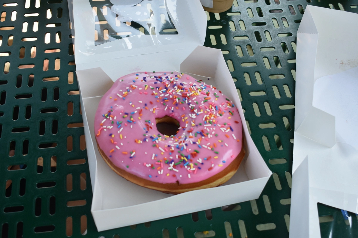 Universal Studios Hollywood The Big Pink donut.webp