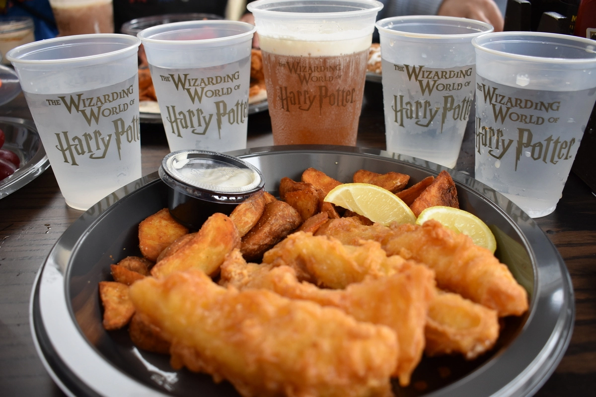 Three Broomsticks restaurant Fish Chips Butterbeer.webp