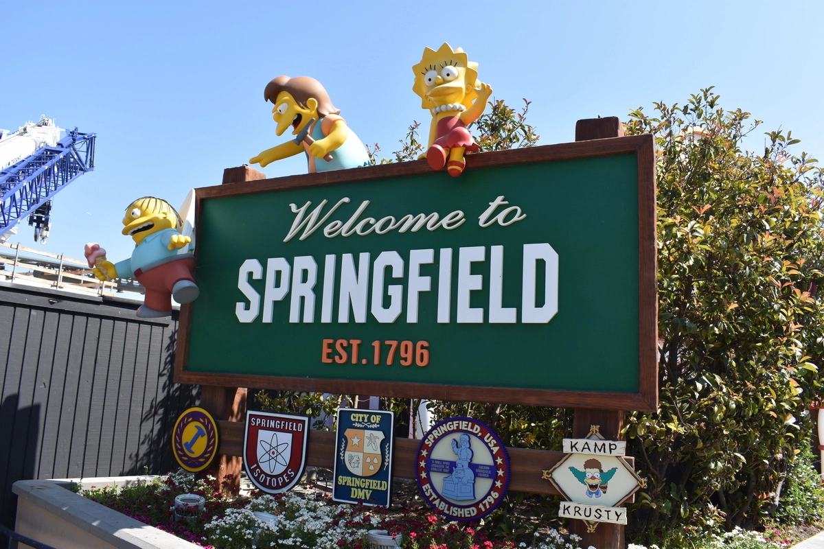 Universal Studios Hollywood Springfield entrance.webp