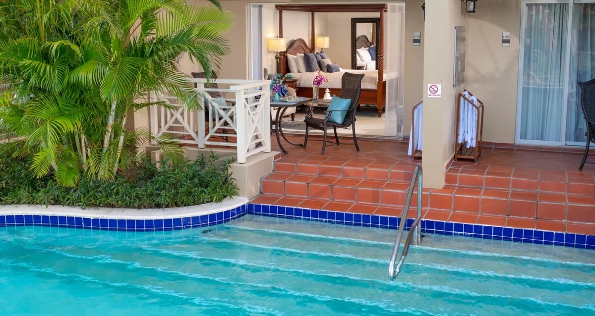 Sandals Grande St Lucian Club Sandals room.webp