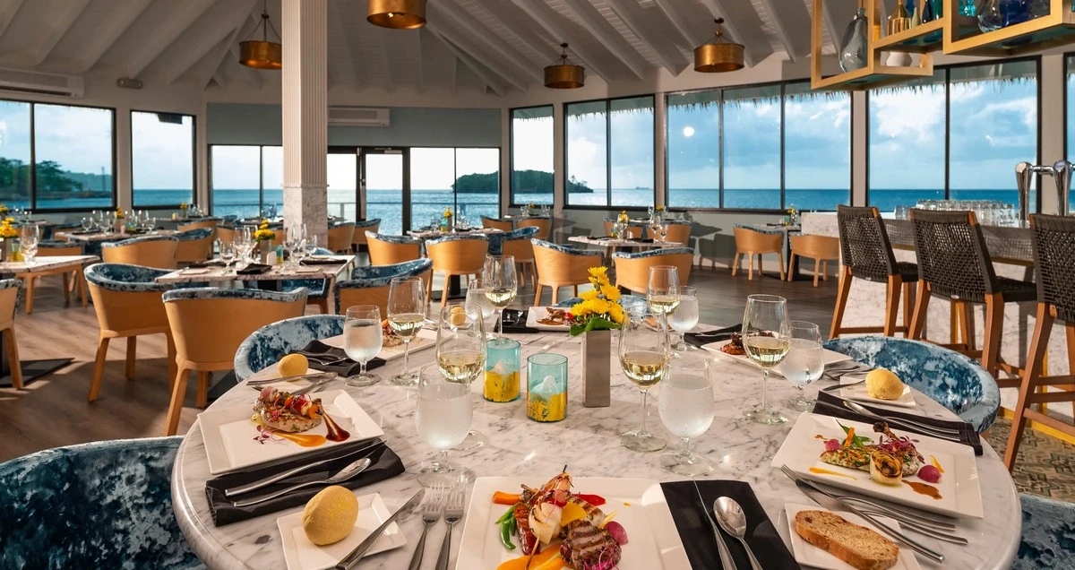 Sandals Halcyon Beach restaurant.webp