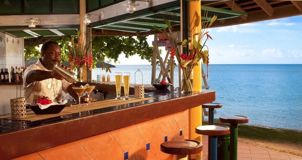 Sandals Halcyon Beach The Beach Bistro kiosk.webp