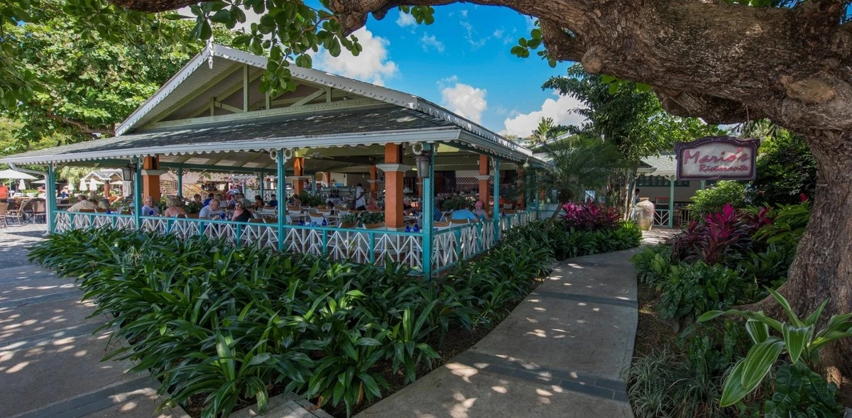 Sandals Halcyon Beach Bayside restaurant.webp