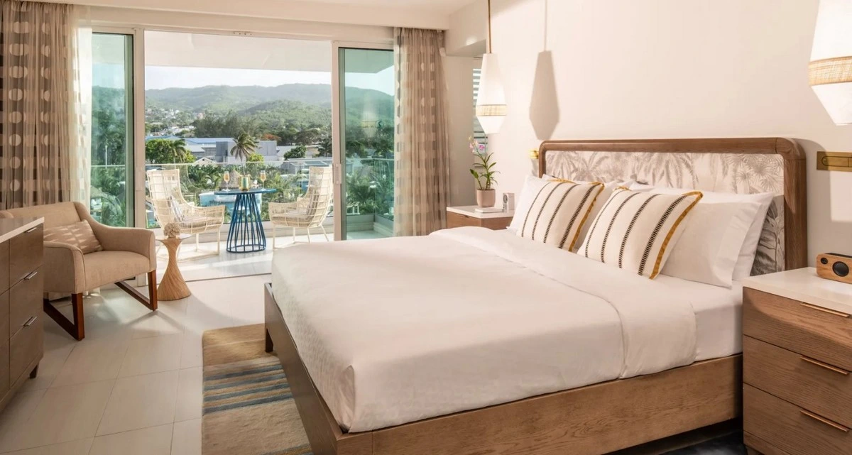 Sandals Dunns River Luxury Room.webp