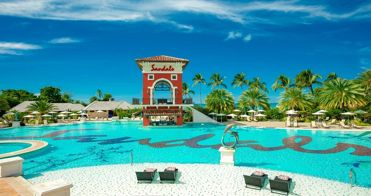 Sandals Grande Antigua entrance beach.webp