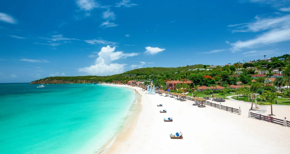 Sandals Grande Antigua beach ocean.webp