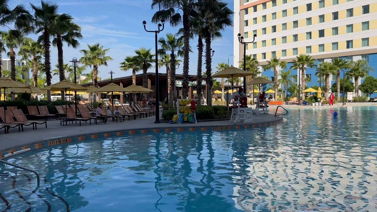 Dockside Inn and Suites outside pool.webp