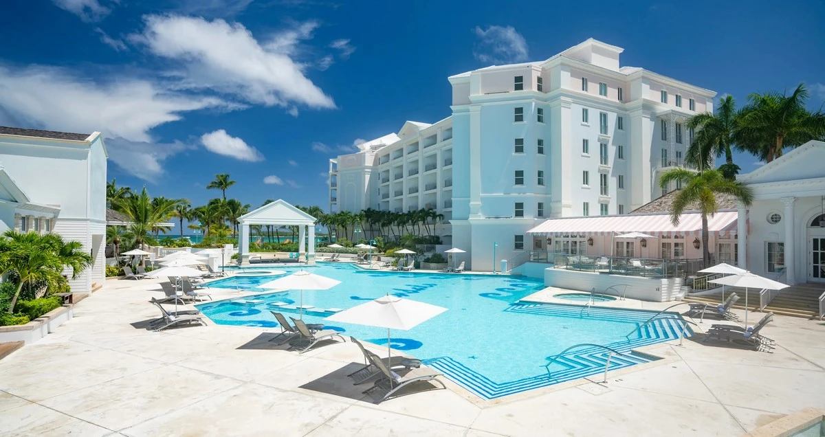 Sandals Royal Bahamian Pool.webp
