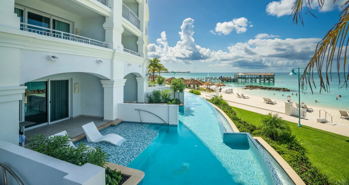 Sandals Royal Bahamian room beach.webp