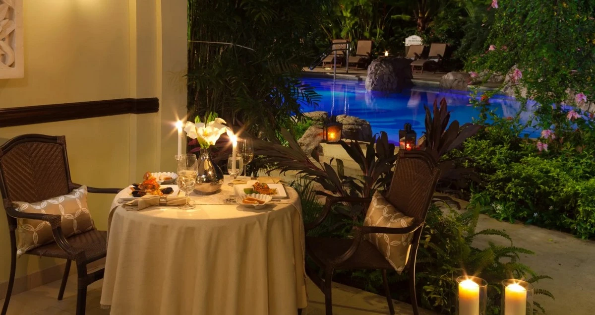Sandals Royal Caribbean butler elite suite swim up pool.webp