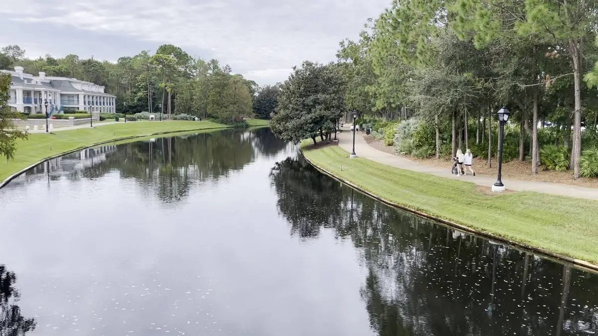 Port Orleans Riverside lake.webp