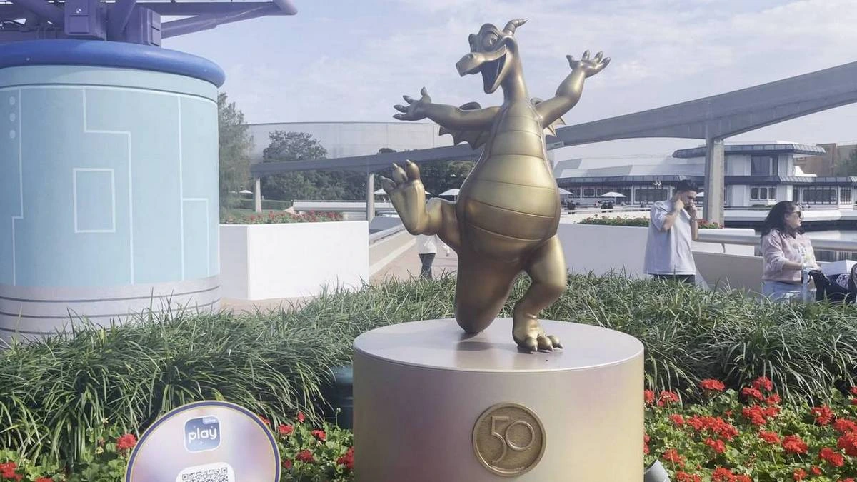 Epcot Festival of the Arts Figment statue.webp